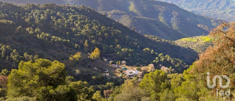 Casa rústica 9 habitaciones de 608 m² en Málaga (29018)