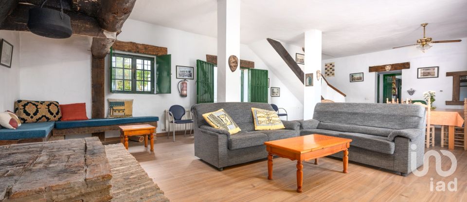 Casa rústica 9 habitaciones de 608 m² en Málaga (29018)