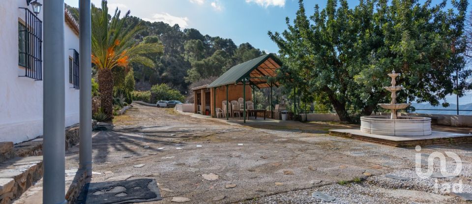 Casa rústica 9 habitaciones de 608 m² en Málaga (29018)