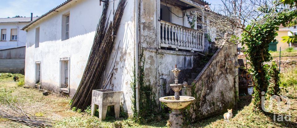 House 6 bedrooms of 209 m² in Perlio (15500)