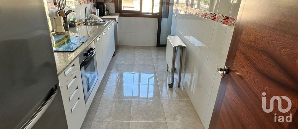 Piso 3 habitaciones de 87 m² en Aguete (36913)