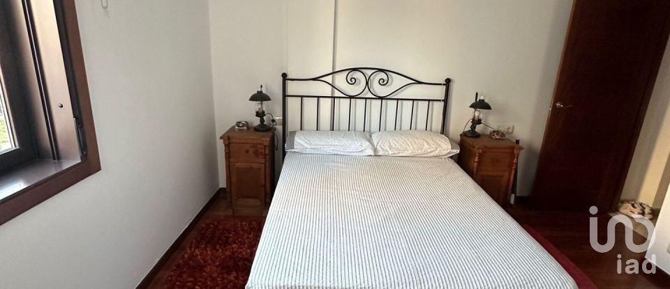 Piso 3 habitaciones de 87 m² en Aguete (36913)