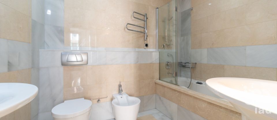 Pis 3 habitacions de 140 m² a Barcelona (08007)