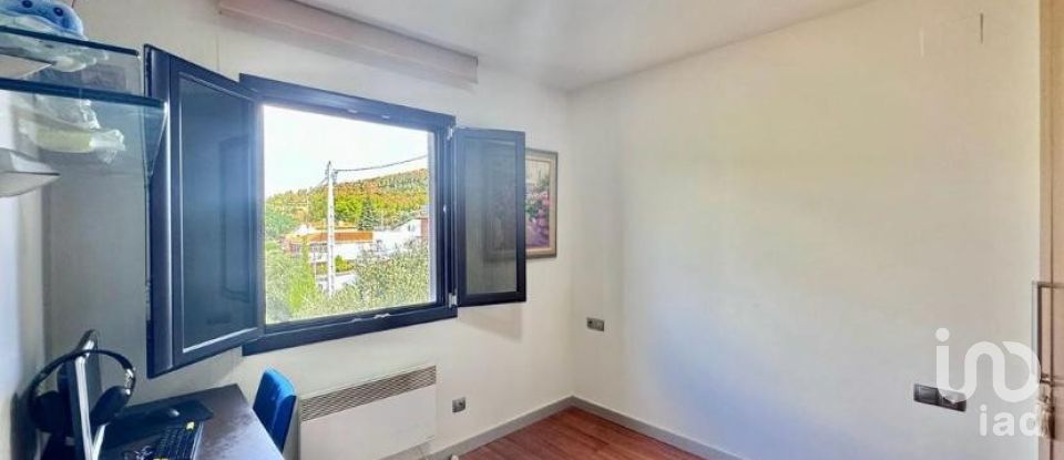 Casa 4 habitaciones de 111 m² en Castellar del Vallès (08211)