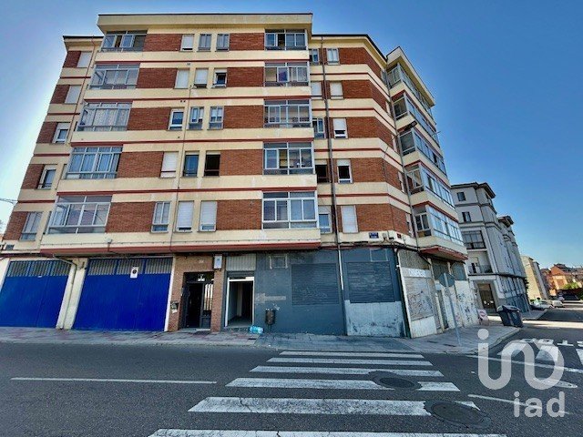 Boutique/Local commercial de 132 m² à León (24008)