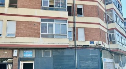 Shop / premises commercial of 132 m² in León (24008)