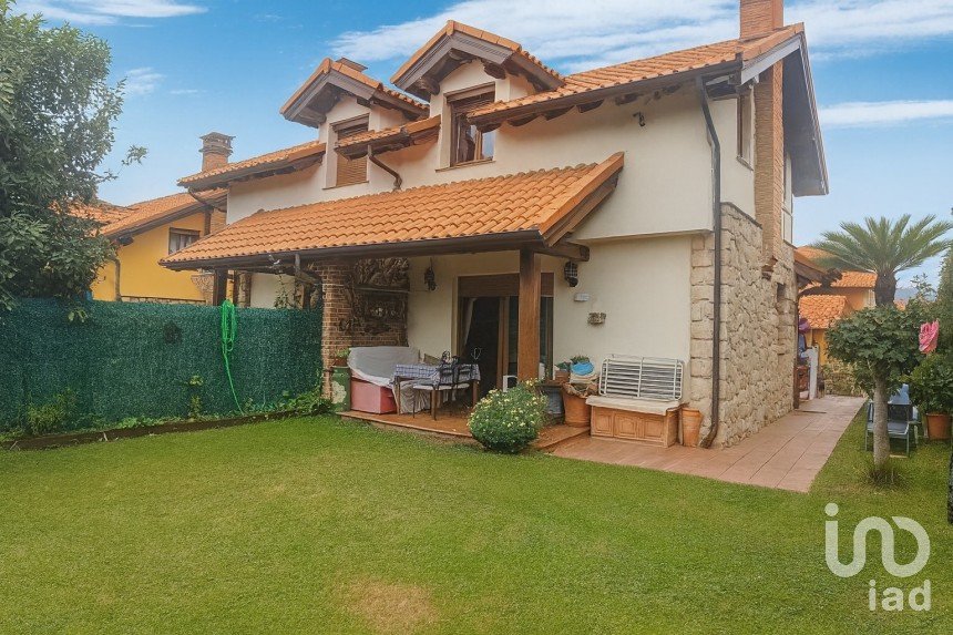 House 3 bedrooms of 142 m² in Hinojedo (39350)