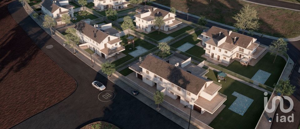 House/villa 5 bedrooms of 368 m² in Miraflores de la Sierra (28792)