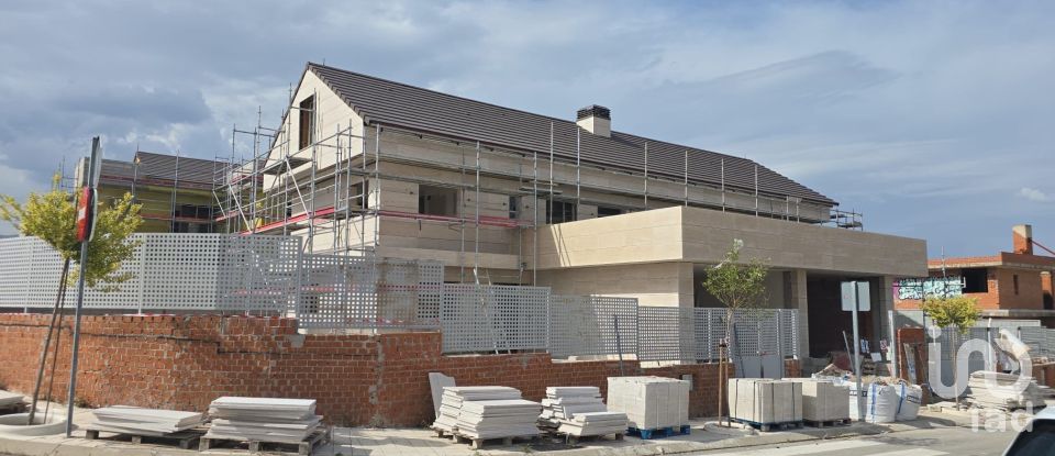 House/villa 5 bedrooms of 368 m² in Miraflores de la Sierra (28792)