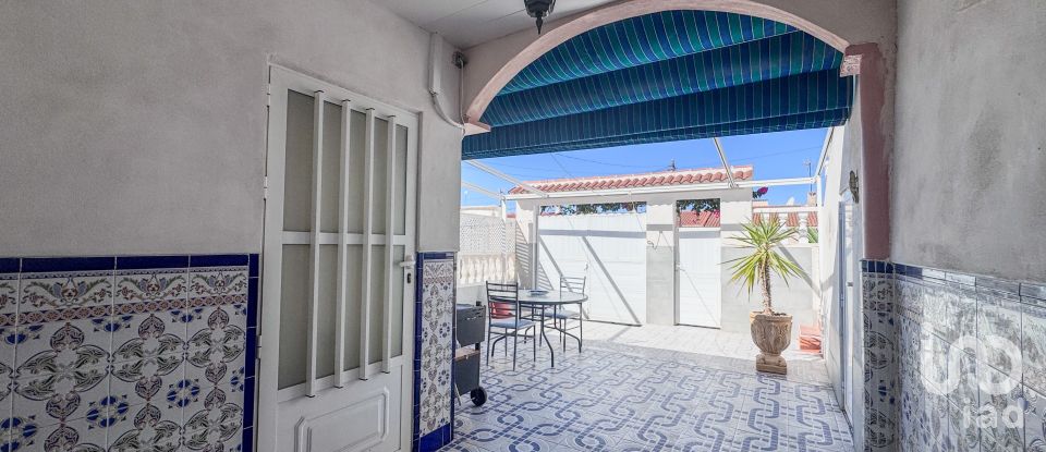 Casa 3 habitaciones de 46 m² en Torrevieja (03184)