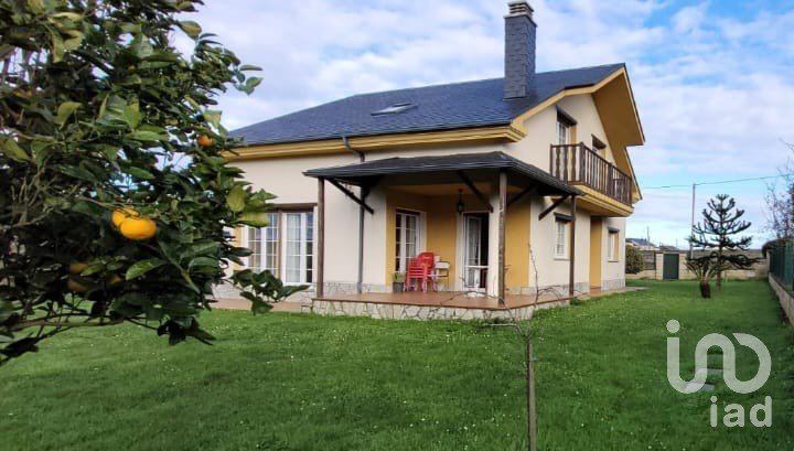House 4 bedrooms of 223 m² in A Devesa (27796)