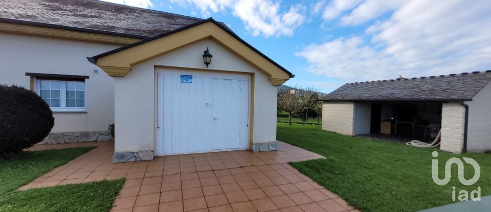 House 4 bedrooms of 223 m² in A Devesa (27796)