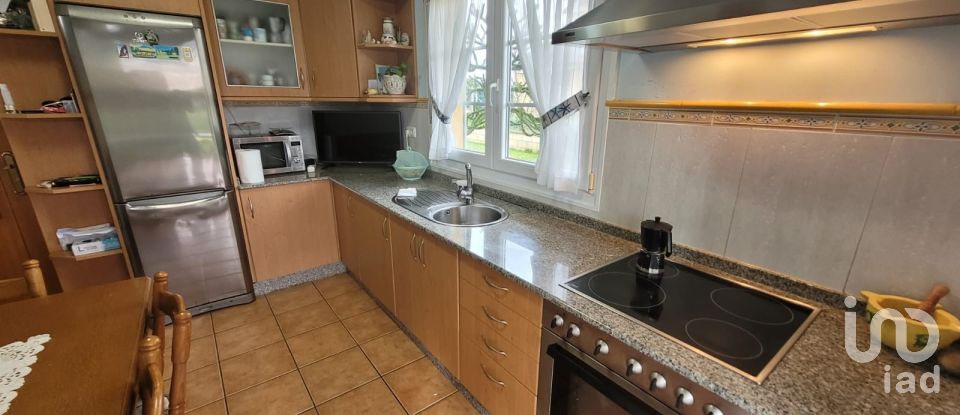 House 4 bedrooms of 223 m² in A Devesa (27796)