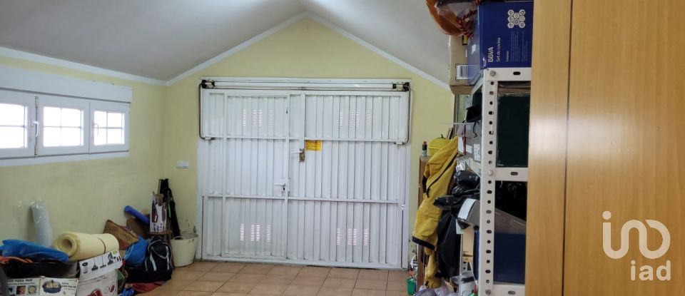 House 4 bedrooms of 223 m² in A Devesa (27796)