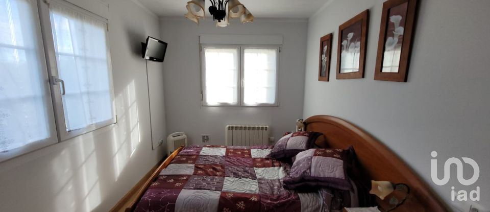 House 4 bedrooms of 223 m² in A Devesa (27796)