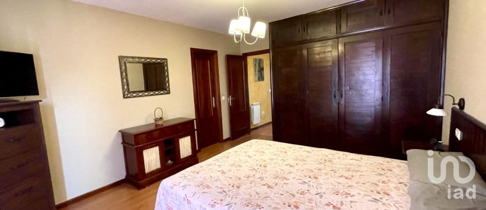 Casa 5 habitaciones de 210 m² en Puente Villarente (24226)