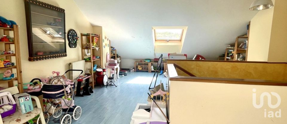 Casa 5 habitaciones de 210 m² en Puente Villarente (24226)