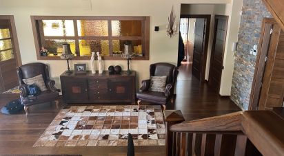 Vivienda unifamiliar 3 habitaciones de 388 m² en Petrer (03610)