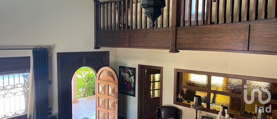 Habitatge unifamiliar  3 habitacions de 388 m² a Petrer (03610)