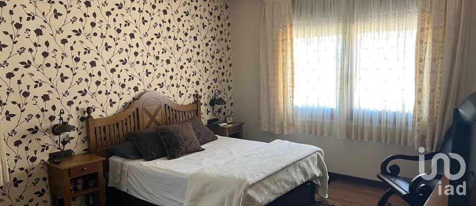 Habitatge unifamiliar  3 habitacions de 388 m² a Petrer (03610)