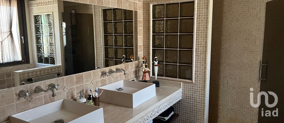 Habitatge unifamiliar  3 habitacions de 388 m² a Petrer (03610)