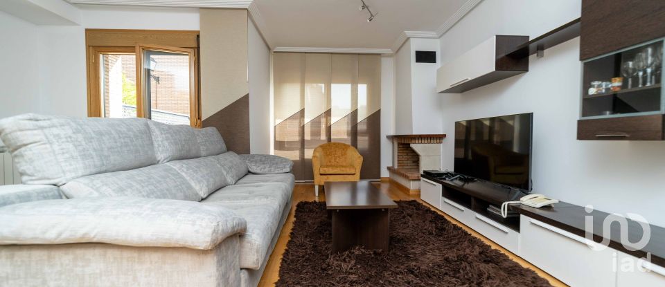 Maison 4 chambres de 275 m² à San Andrés del Rabanedo (24010)