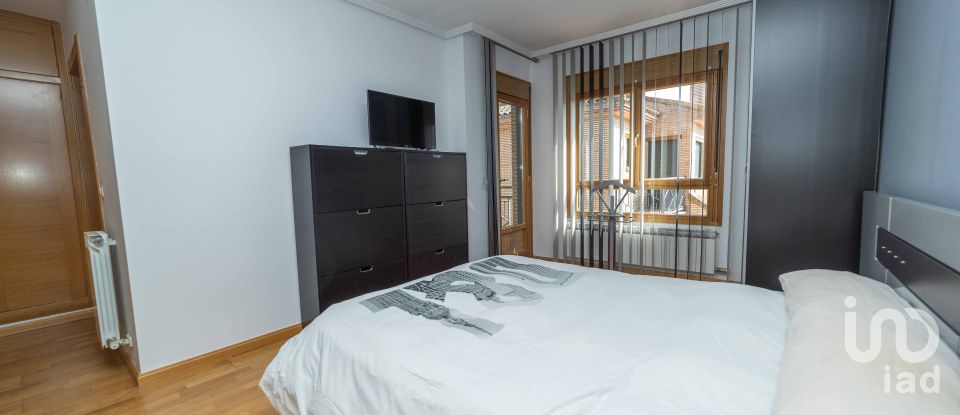 Maison 4 chambres de 275 m² à San Andrés del Rabanedo (24010)