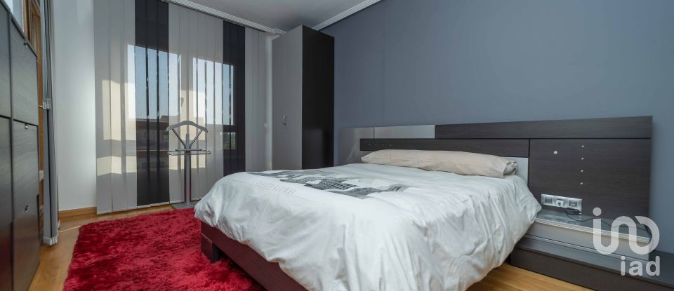 Maison 4 chambres de 275 m² à San Andrés del Rabanedo (24010)