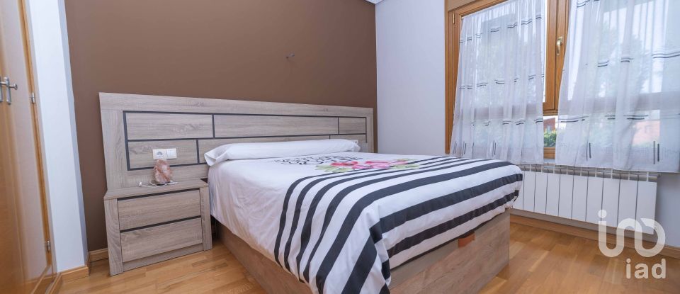 Maison 4 chambres de 275 m² à San Andrés del Rabanedo (24010)