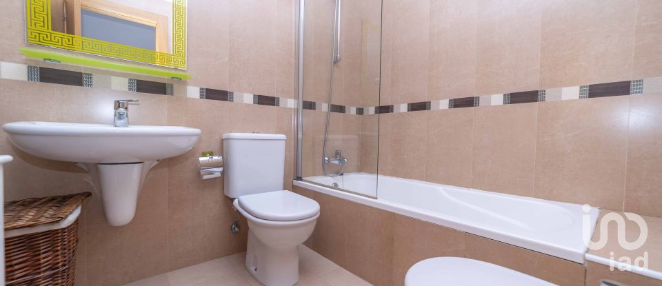 Maison 4 chambres de 275 m² à San Andrés del Rabanedo (24010)