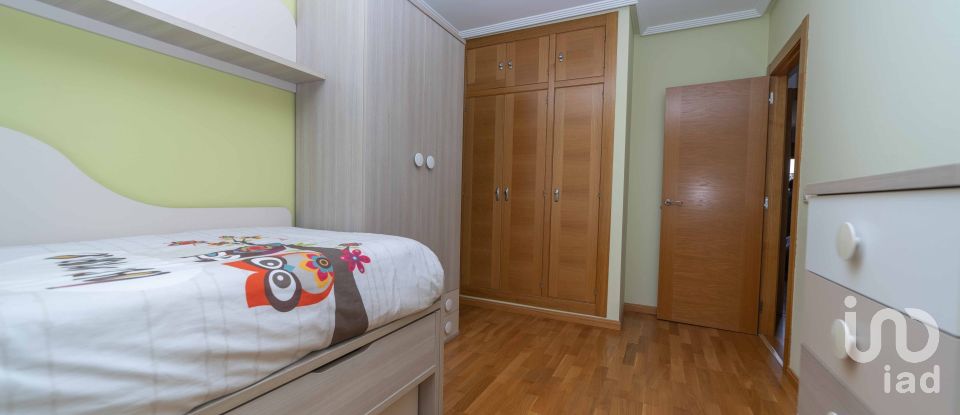 Maison 4 chambres de 275 m² à San Andrés del Rabanedo (24010)