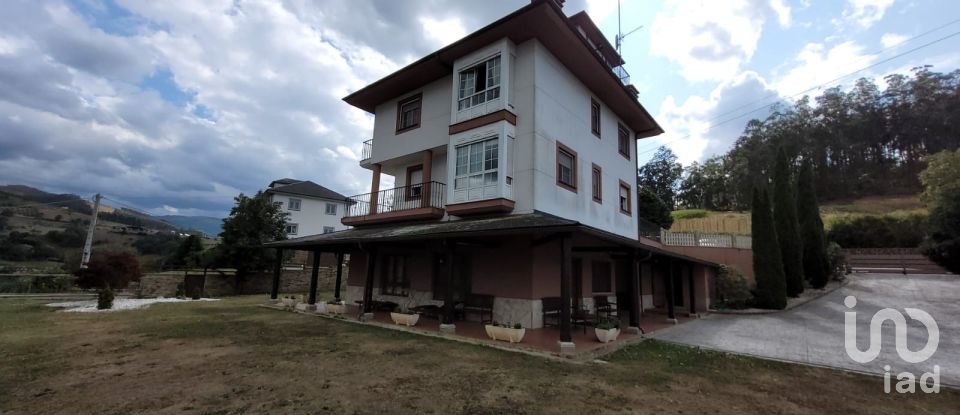 House 6 bedrooms of 333 m² in A Ria de Abres (27766)