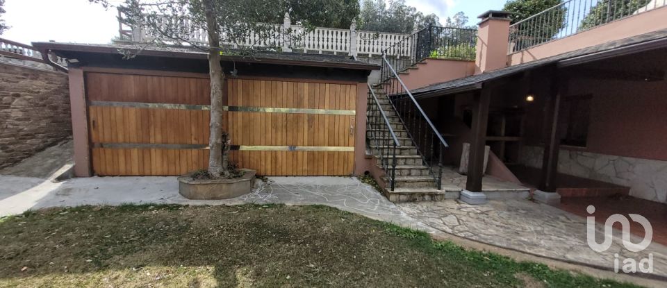 House 6 bedrooms of 333 m² in A Ria de Abres (27766)