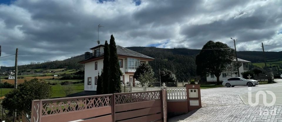 House 6 bedrooms of 333 m² in A Ria de Abres (27766)