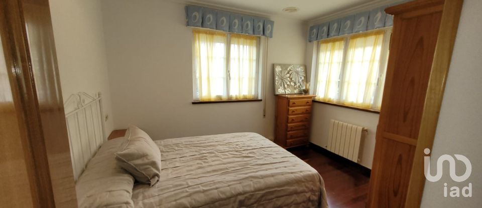 House 6 bedrooms of 333 m² in A Ria de Abres (27766)