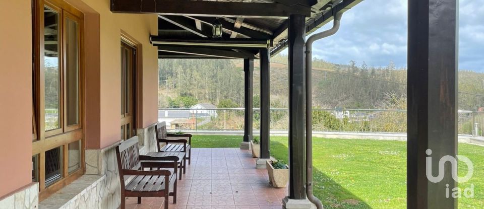 House 6 bedrooms of 333 m² in A Ria de Abres (27766)