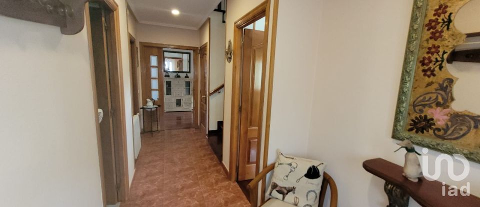 House 6 bedrooms of 333 m² in A Ria de Abres (27766)