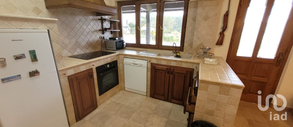 House 6 bedrooms of 333 m² in A Ria de Abres (27766)