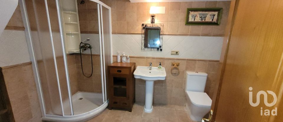 House 6 bedrooms of 333 m² in A Ria de Abres (27766)