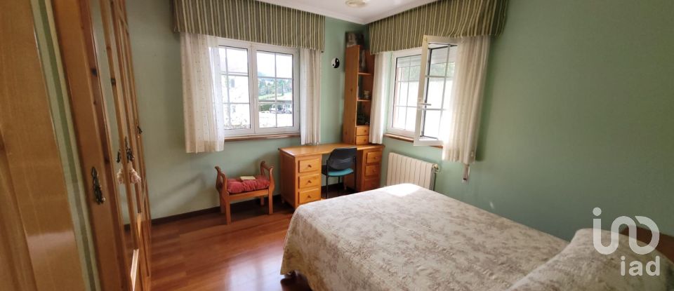 House 6 bedrooms of 333 m² in A Ria de Abres (27766)