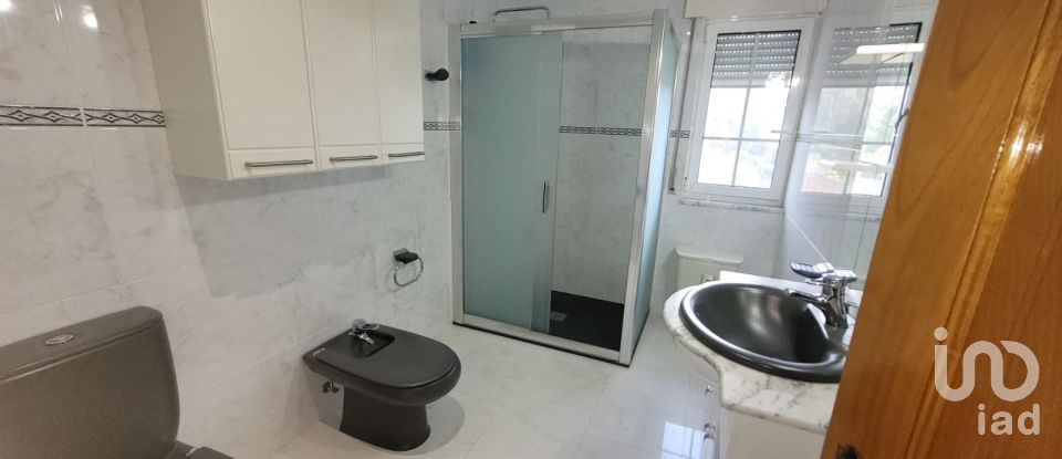 House 6 bedrooms of 333 m² in A Ria de Abres (27766)