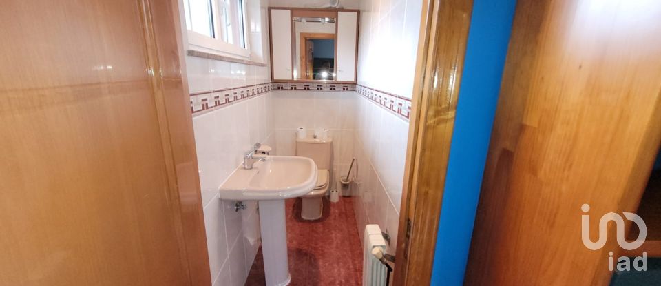 House 6 bedrooms of 333 m² in A Ria de Abres (27766)