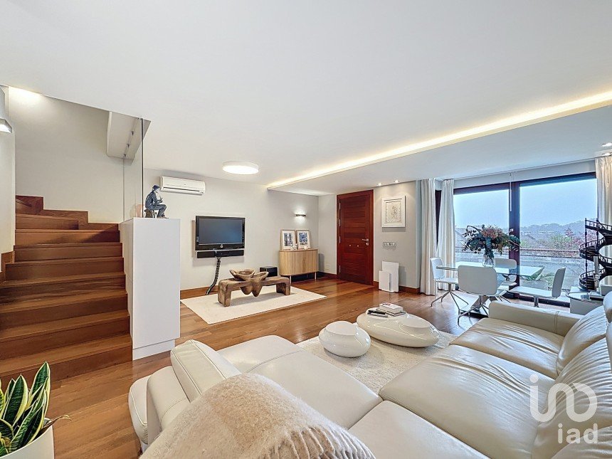 Châlet 5 chambres de 300 m² à Balea (36988)