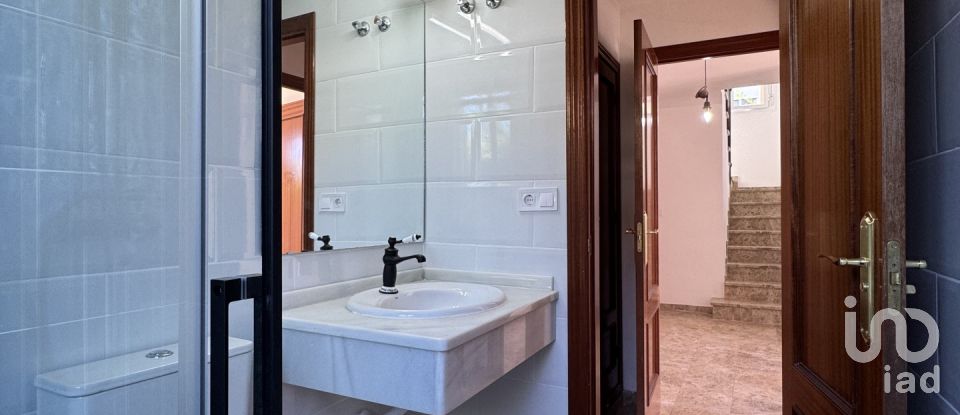 Chalet 5 habitaciones de 280 m² en Nucleo Encinarejo de Cordoba (14711)