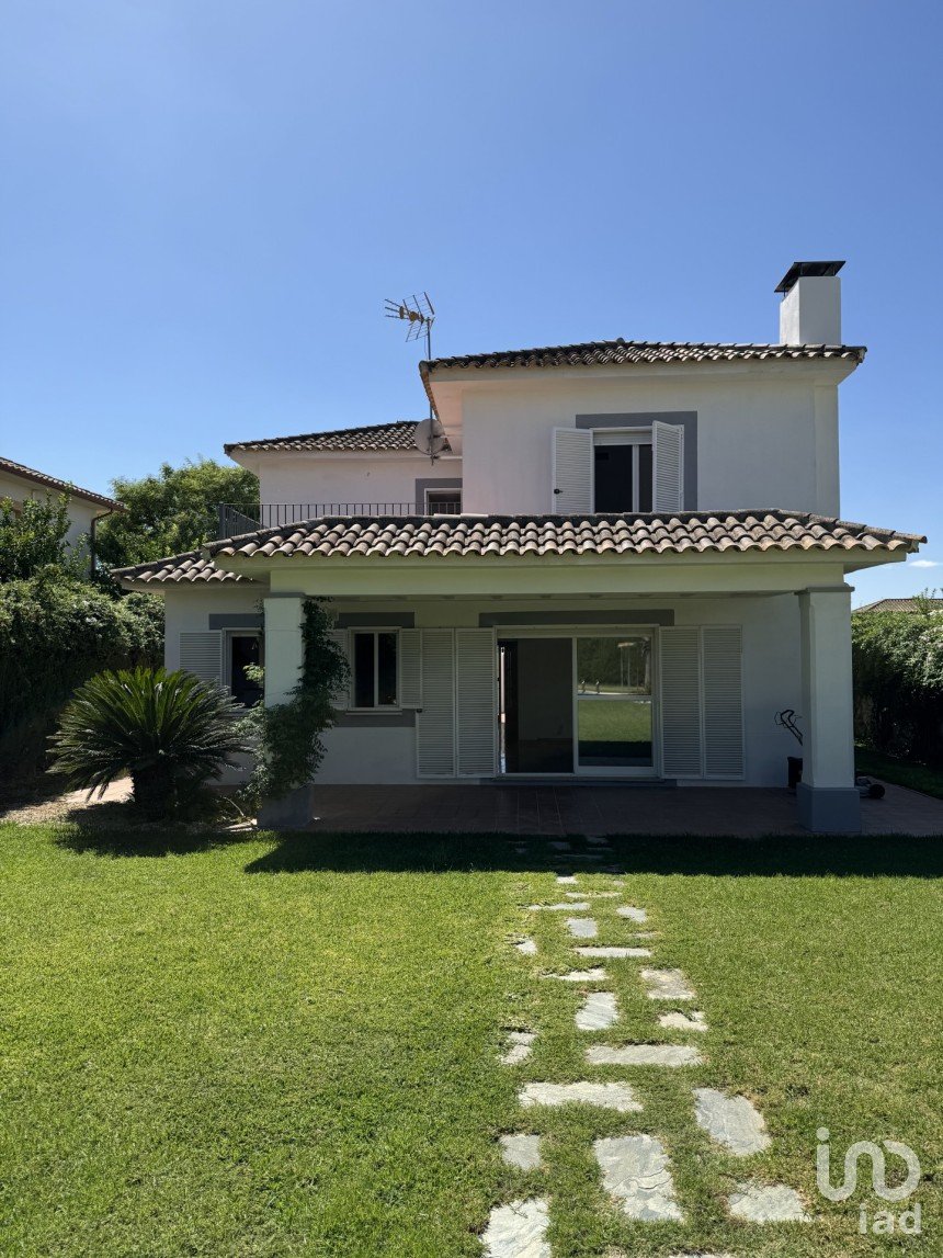 Chalet 5 habitaciones de 280 m² en Nucleo Encinarejo de Cordoba (14711)