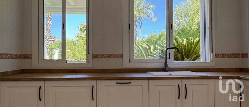 Chalet 5 habitaciones de 280 m² en Nucleo Encinarejo de Cordoba (14711)