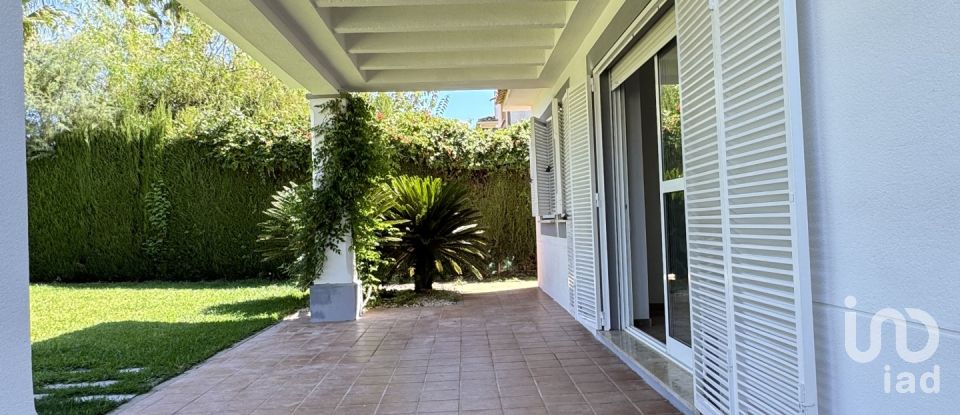 Chalet 5 habitaciones de 280 m² en Nucleo Encinarejo de Cordoba (14711)