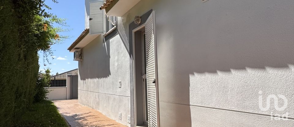 Chalet 5 habitaciones de 280 m² en Nucleo Encinarejo de Cordoba (14711)