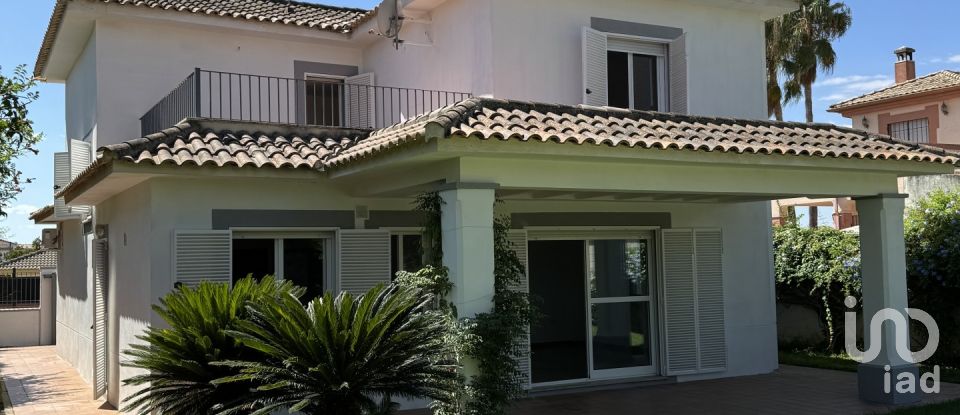 Chalet 5 habitaciones de 280 m² en Nucleo Encinarejo de Cordoba (14711)