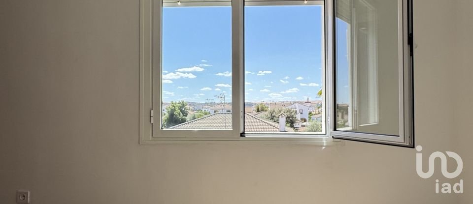 Chalet 5 habitaciones de 280 m² en Nucleo Encinarejo de Cordoba (14711)